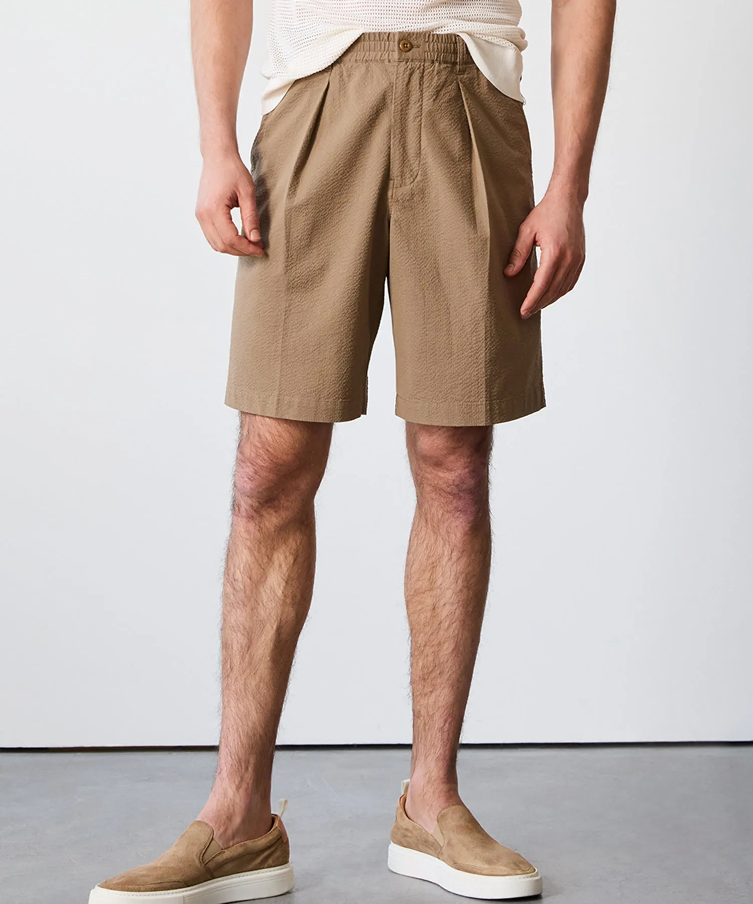 10" Relaxed Seersucker Bermuda Short in Pine Cone
