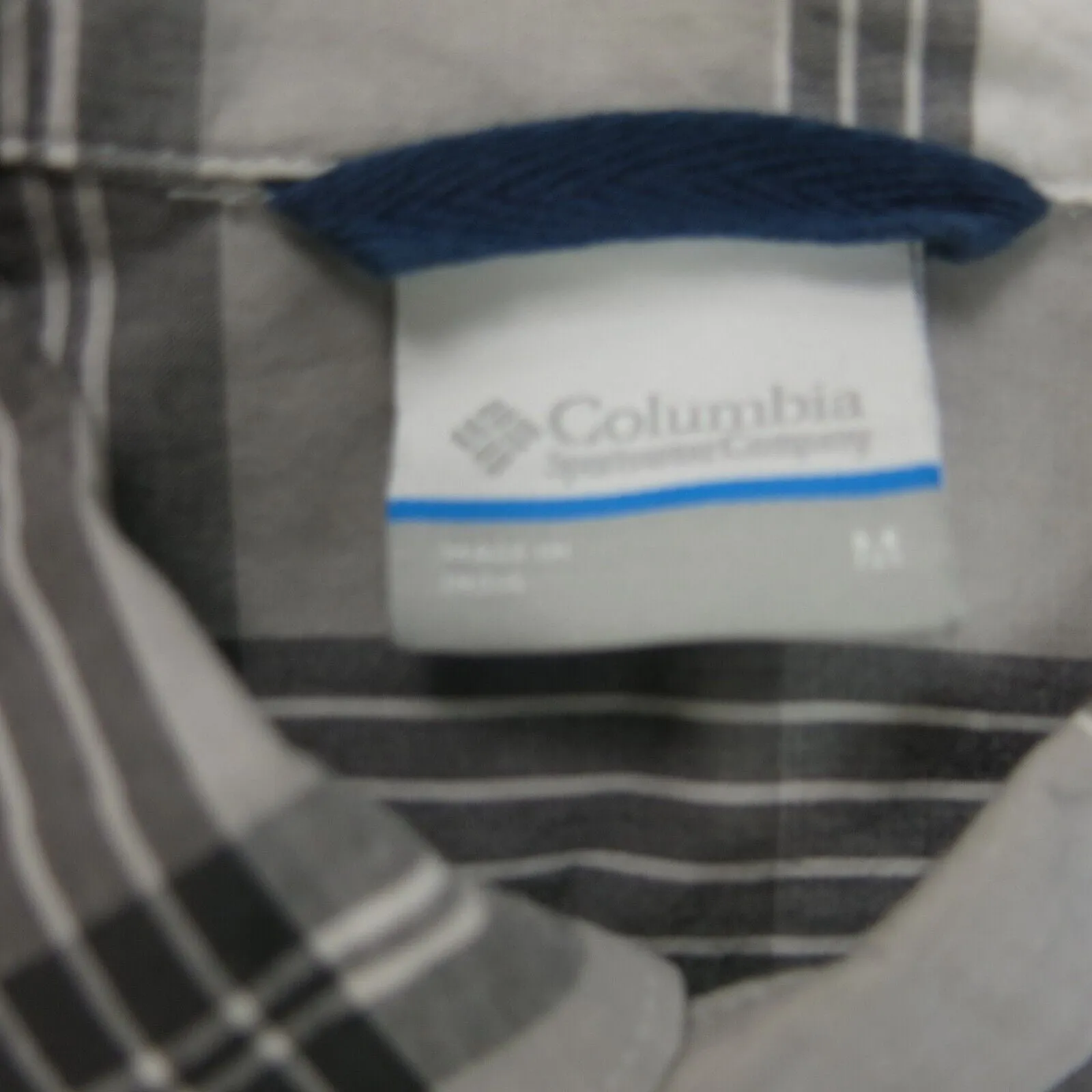 Columbia Shirt Mens Medium Gray White Button Up Plaid Short Sleeve Lightweight