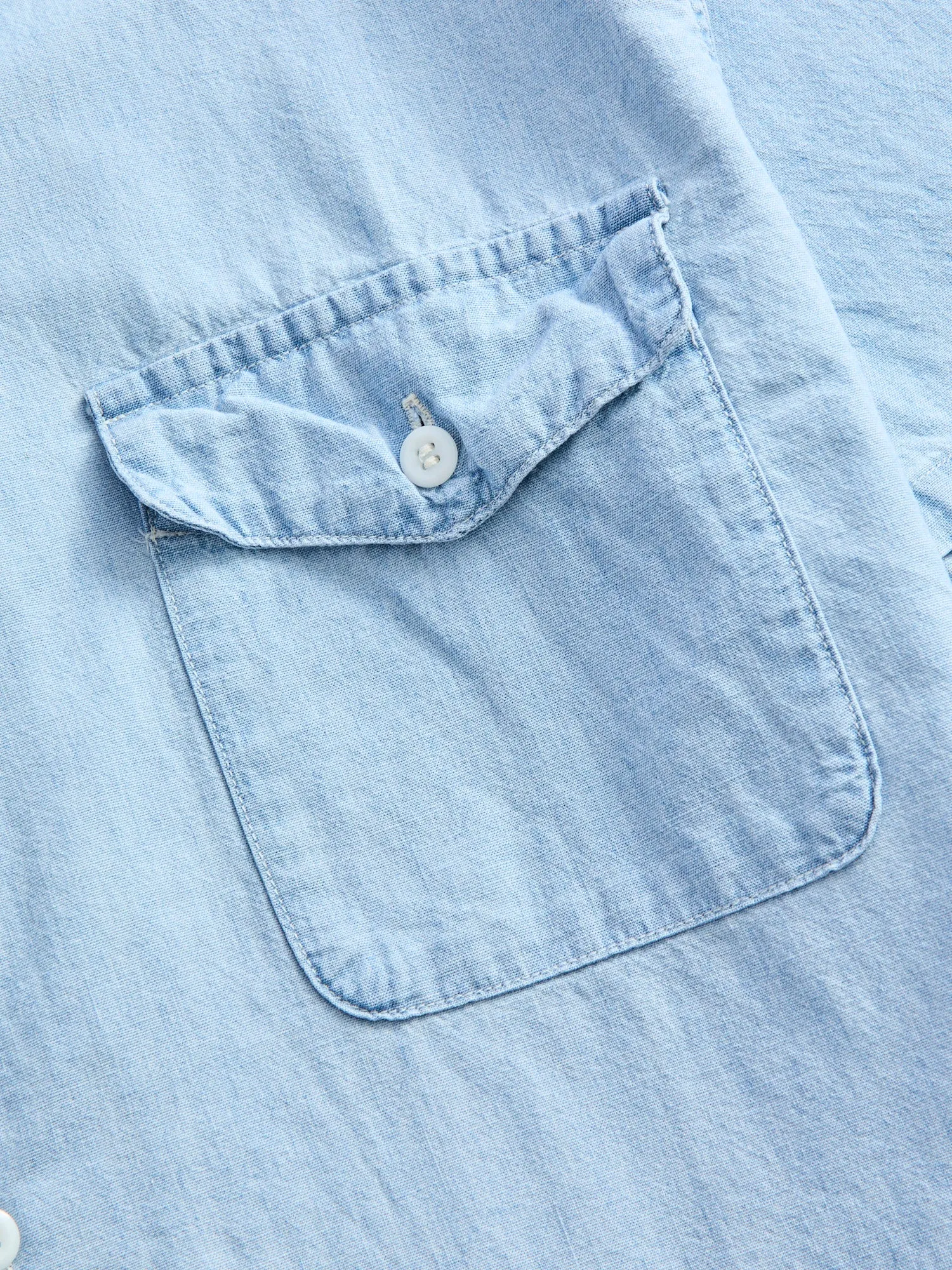 Short Sleeve Work Shirt in Chambray Bleached