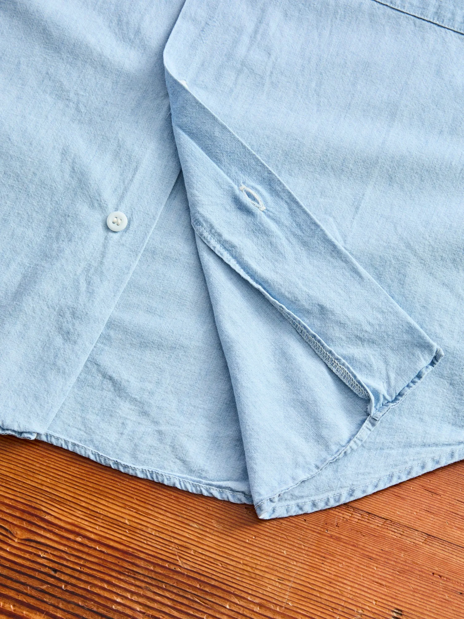 Short Sleeve Work Shirt in Chambray Bleached