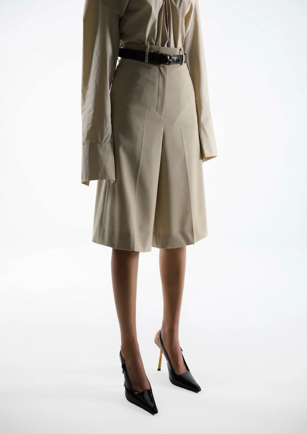 SUMMER TAILORED BERMUDA SHORTS